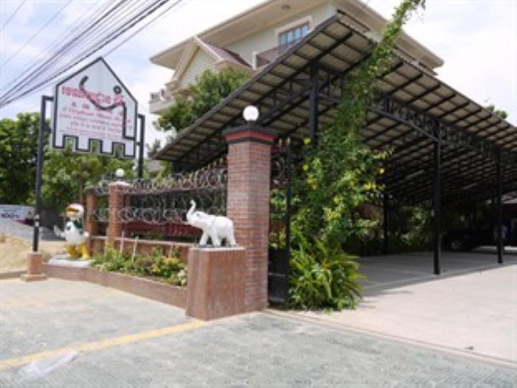 Elephant Blanc Phnom Penh Bagian luar foto