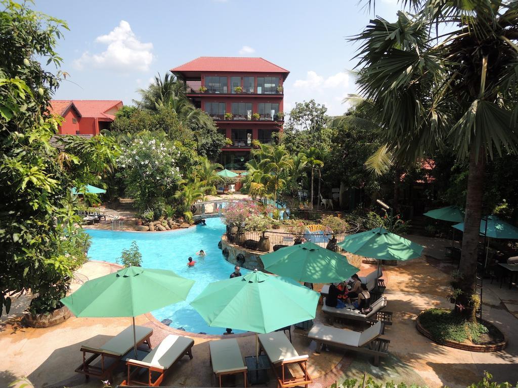 Elephant Blanc Phnom Penh Bagian luar foto