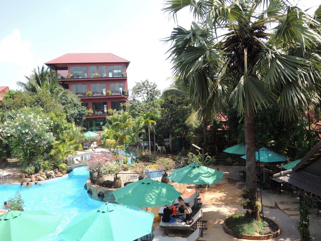Elephant Blanc Phnom Penh Bagian luar foto